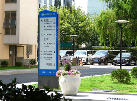 仁寿哪些因素影响宣传栏的制作？